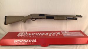 Winchester SXP Waterfowl Hunter Woodland Camo 12 Gauge