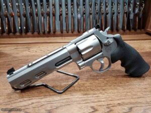 Smith & Wesson performance center 629 .44 MAG