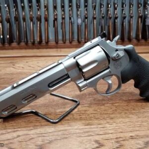 Smith & Wesson performance center 629 .44 MAG